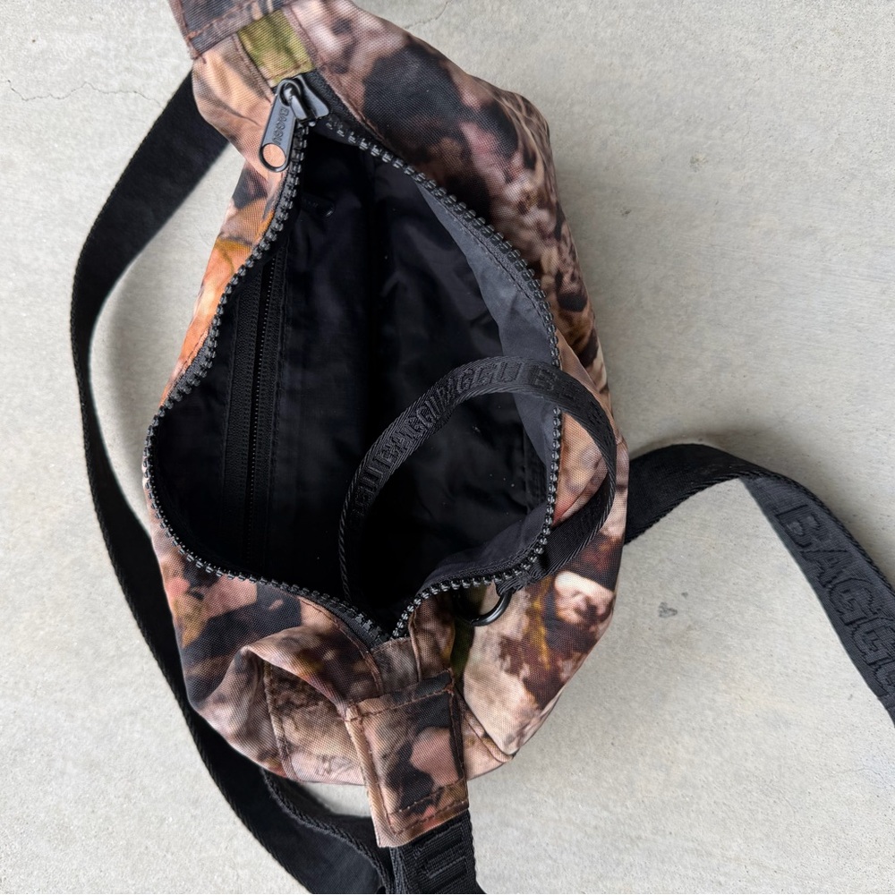 BAGGU Camouflage Crescent Bag Small photo camo - Picture 3 of 3